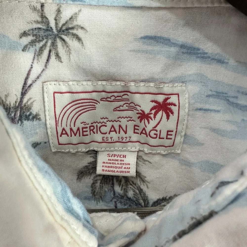 American Eagle Hawiaan Button Down Shirt Mens Small Palm Trees‎ Floral Beach